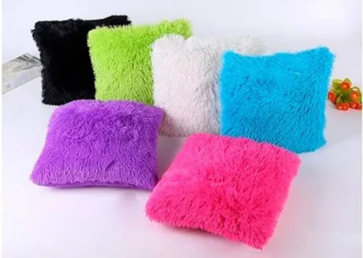 cojín peludo